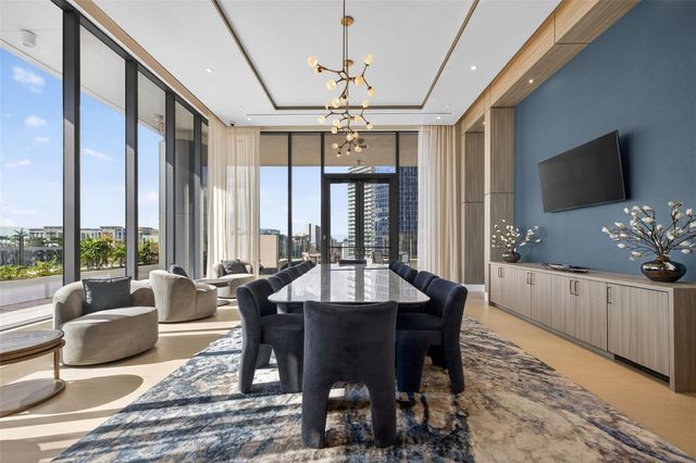 275 1ST AVE S 2706, St Petersburg, FL 33701