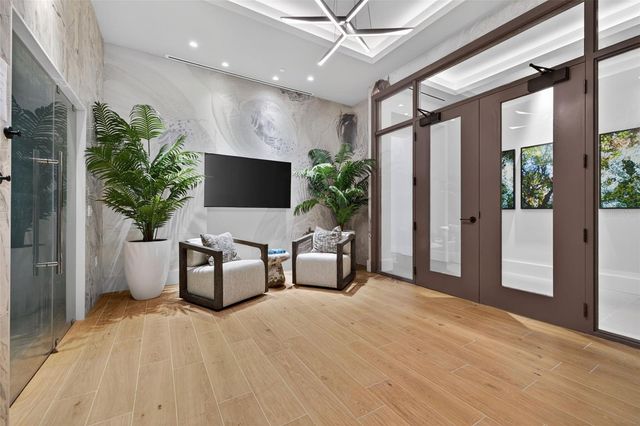 275 1ST AVE S 2706, St Petersburg, FL 33701