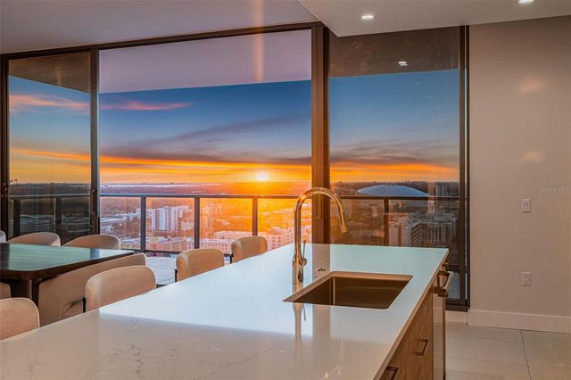 275 1ST AVE S 2706, St Petersburg, FL 33701