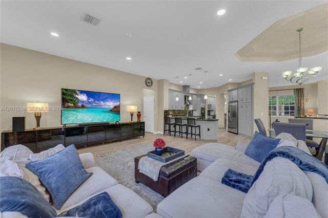 3973 SW 140th Ave, Davie, FL 33330