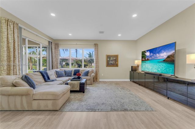 3973 SW 140th Ave, Davie, FL 33330