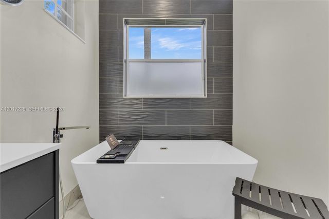 3973 SW 140th Ave, Davie, FL 33330