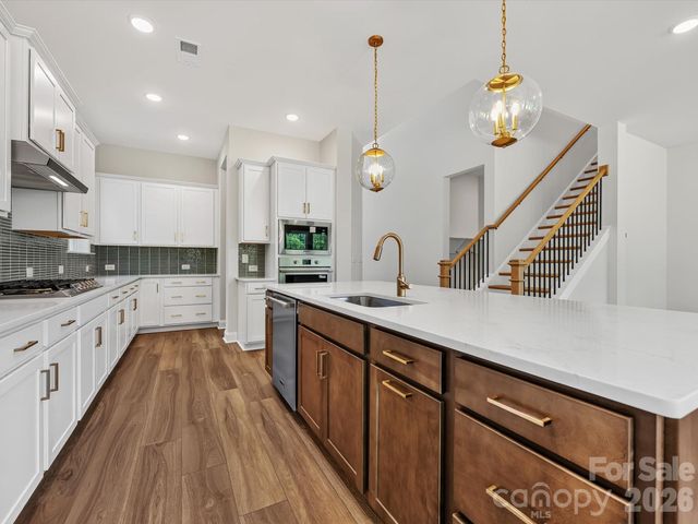 16020 Cloud Nine Court, Matthews, NC 28105