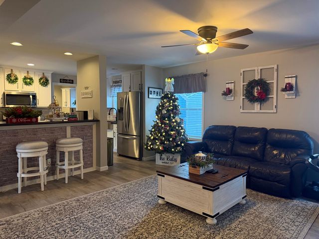 27 Murray Drive, Rochester, NH 03868