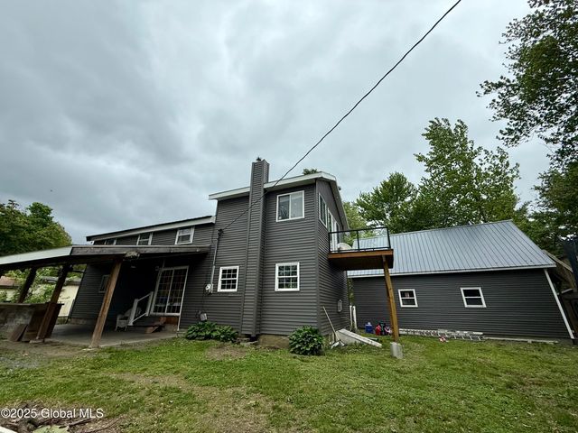 30 Penny Lane, Sand Lake, NY 12018