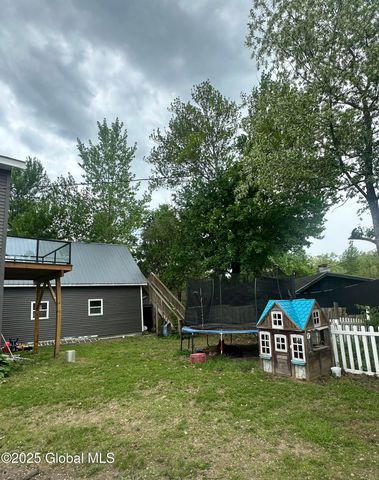 30 Penny Lane, Sand Lake, NY 12018