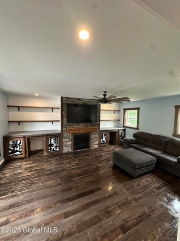 30 Penny Lane, Sand Lake, NY 12018