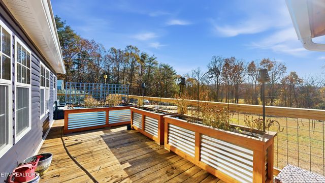 160 Mcdonald Rd, Sweetwater, TN 37874