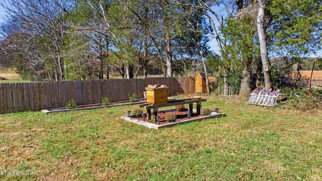 160 Mcdonald Rd, Sweetwater, TN 37874