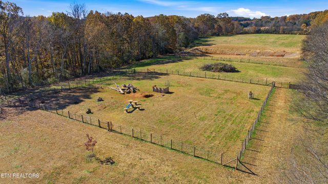 160 Mcdonald Rd, Sweetwater, TN 37874