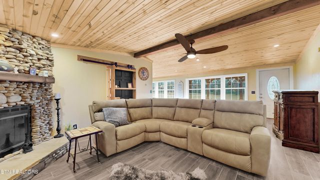 160 Mcdonald Rd, Sweetwater, TN 37874