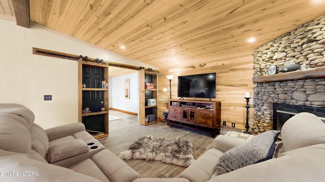 160 Mcdonald Rd, Sweetwater, TN 37874