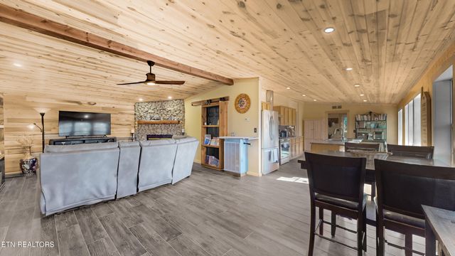 160 Mcdonald Rd, Sweetwater, TN 37874