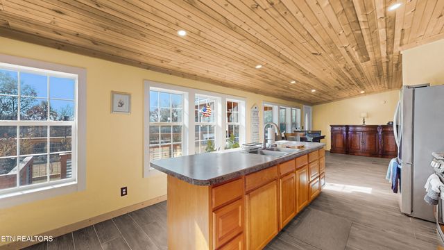 160 Mcdonald Rd, Sweetwater, TN 37874