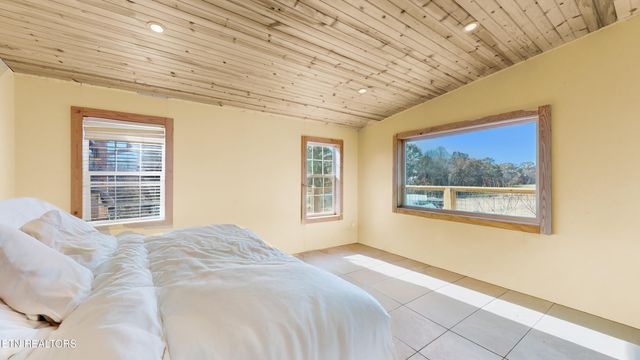 160 Mcdonald Rd, Sweetwater, TN 37874