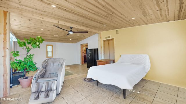 160 Mcdonald Rd, Sweetwater, TN 37874