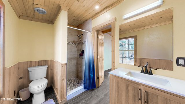 160 Mcdonald Rd, Sweetwater, TN 37874