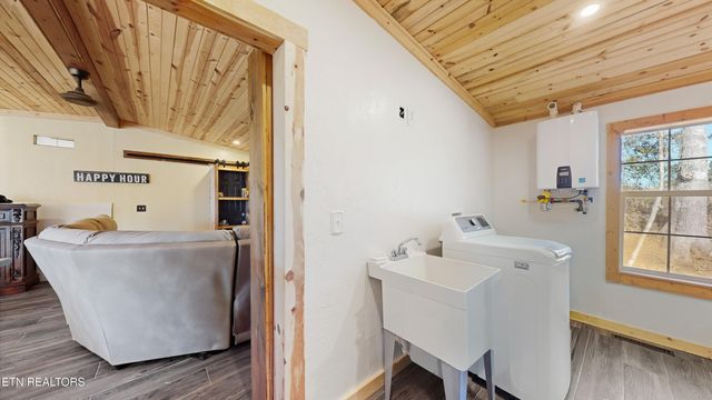 160 Mcdonald Rd, Sweetwater, TN 37874