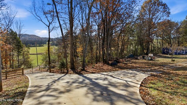 160 Mcdonald Rd, Sweetwater, TN 37874
