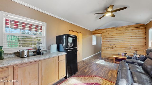 160 Mcdonald Rd, Sweetwater, TN 37874