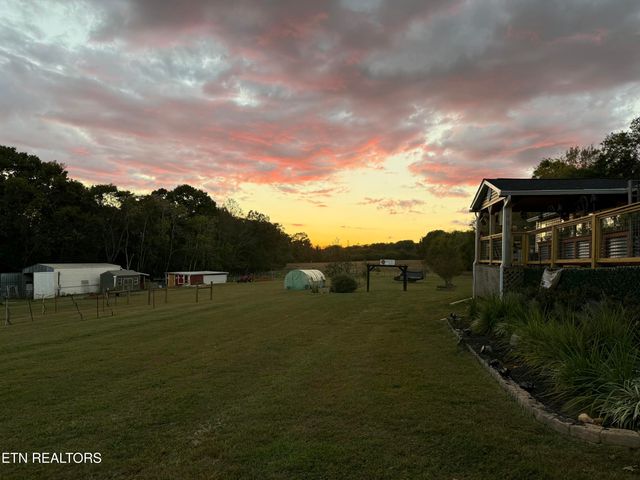 160 Mcdonald Rd, Sweetwater, TN 37874