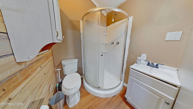 160 Mcdonald Rd, Sweetwater, TN 37874