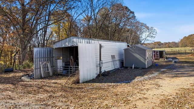 160 Mcdonald Rd, Sweetwater, TN 37874