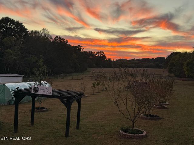 160 Mcdonald Rd, Sweetwater, TN 37874