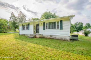 470 Old Hen Valley Rd, Oliver Springs, TN 37840