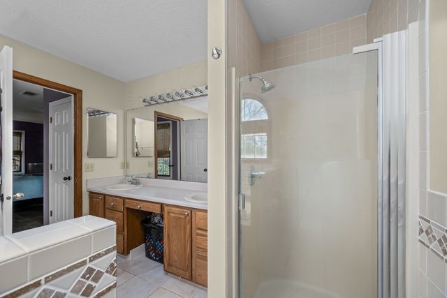3509 fawn Lane, Bettendorf, IA 52722