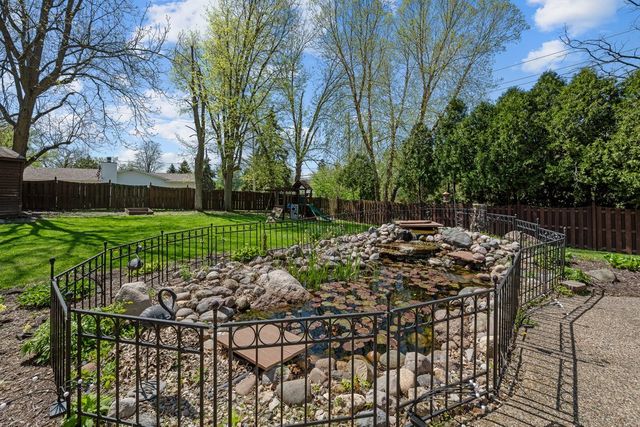 3509 fawn Lane, Bettendorf, IA 52722