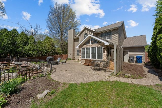 3509 fawn Lane, Bettendorf, IA 52722