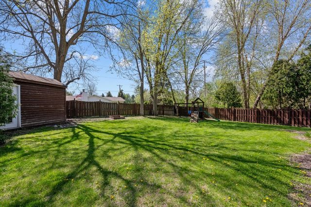 3509 fawn Lane, Bettendorf, IA 52722