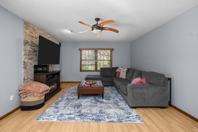 3509 fawn Lane, Bettendorf, IA 52722