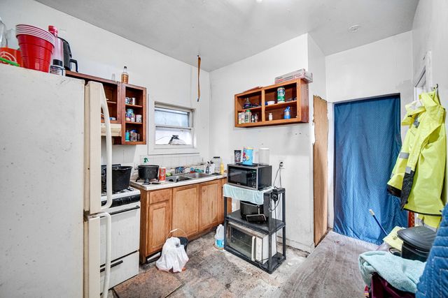 6237 S May Street, Chicago, IL 60621