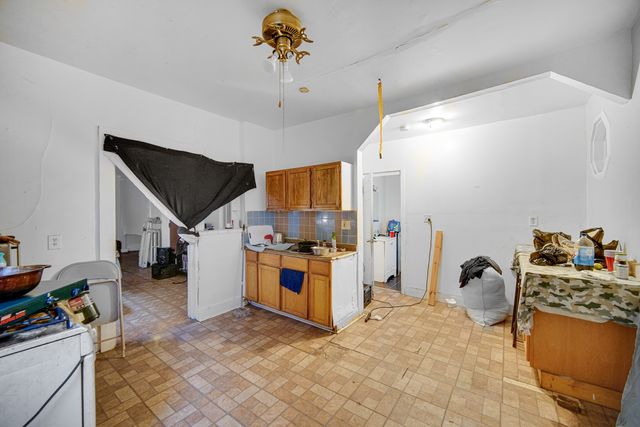 6237 S May Street, Chicago, IL 60621