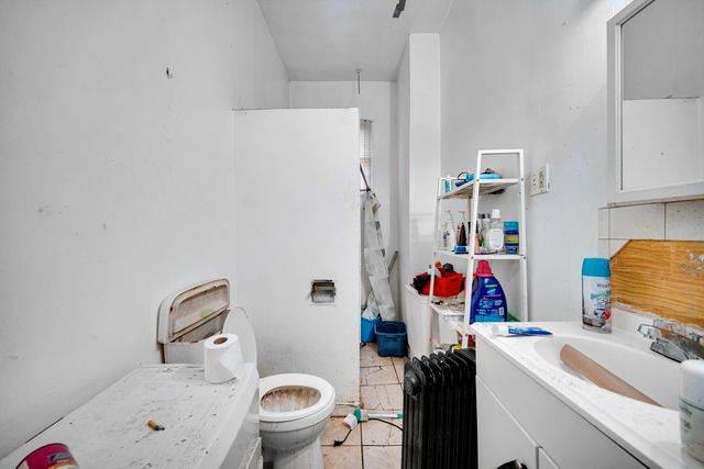 6237 S May Street, Chicago, IL 60621