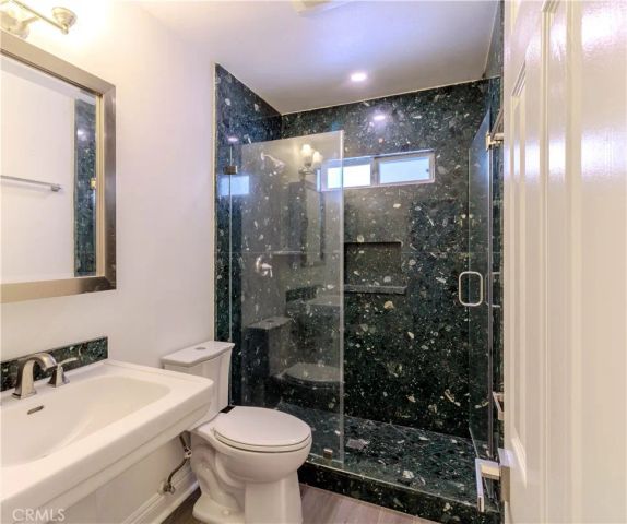 510 S King, Santa Ana, CA 92704