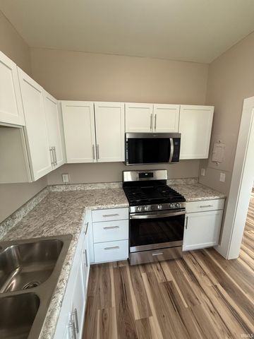 1204 N Second Avenue, Evansville, IN 47710