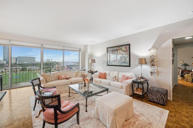 2200 Willowick Road 7B, Houston, TX 77027