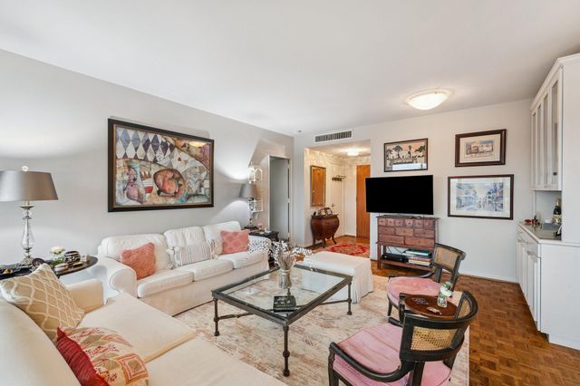 2200 Willowick Road 7B, Houston, TX 77027