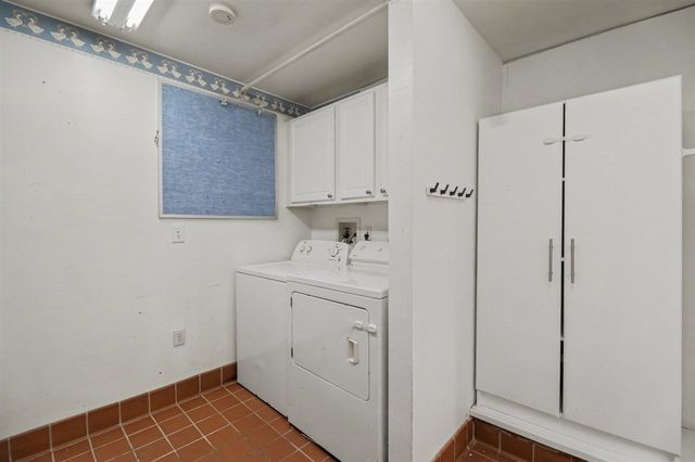 558 W Clarkston, Lake Orion, MI 48362