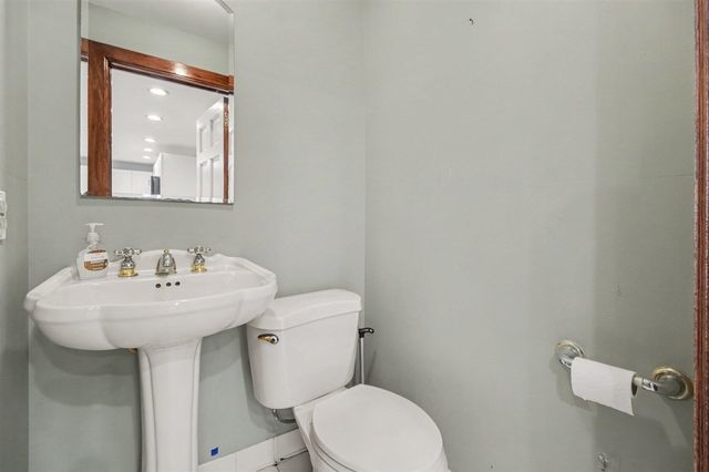 558 W Clarkston, Lake Orion, MI 48362
