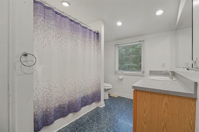 558 W Clarkston, Lake Orion, MI 48362