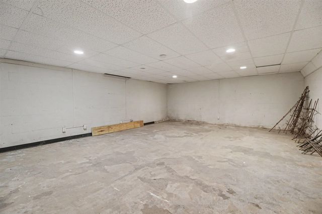 558 W Clarkston, Lake Orion, MI 48362