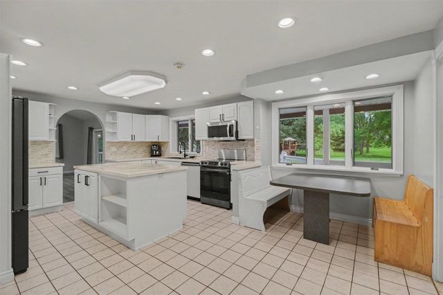 558 W Clarkston, Lake Orion, MI 48362