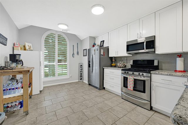 2814 Rolling Fog Drive, Friendswood, TX 77546