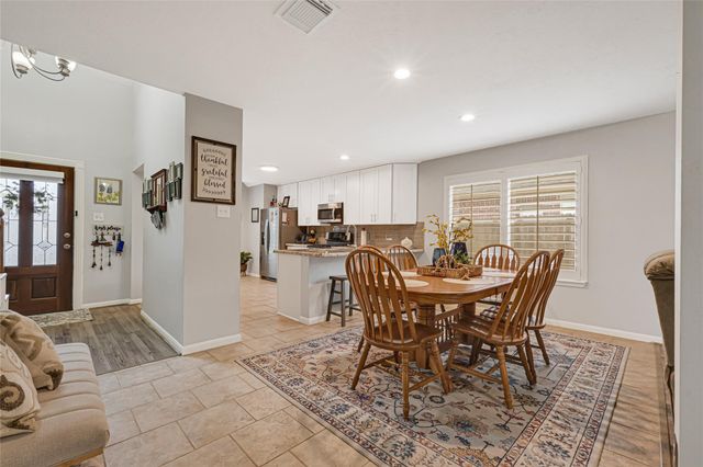 2814 Rolling Fog Drive, Friendswood, TX 77546