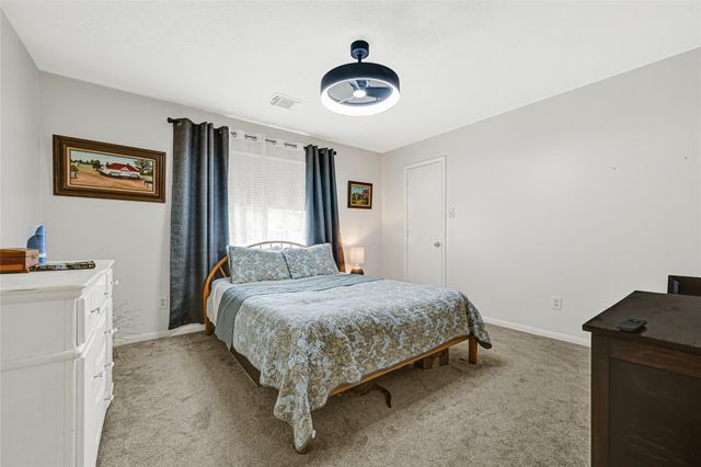 2814 Rolling Fog Drive, Friendswood, TX 77546
