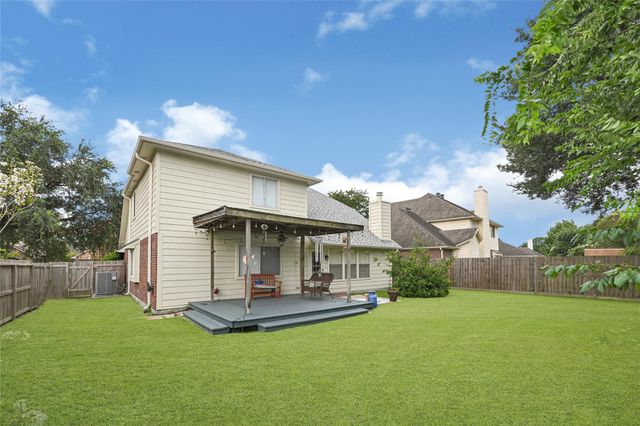2814 Rolling Fog Drive, Friendswood, TX 77546